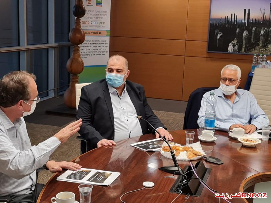 عباس يبحث انقطاع الكهرباء المتكرر في البلدات العربية